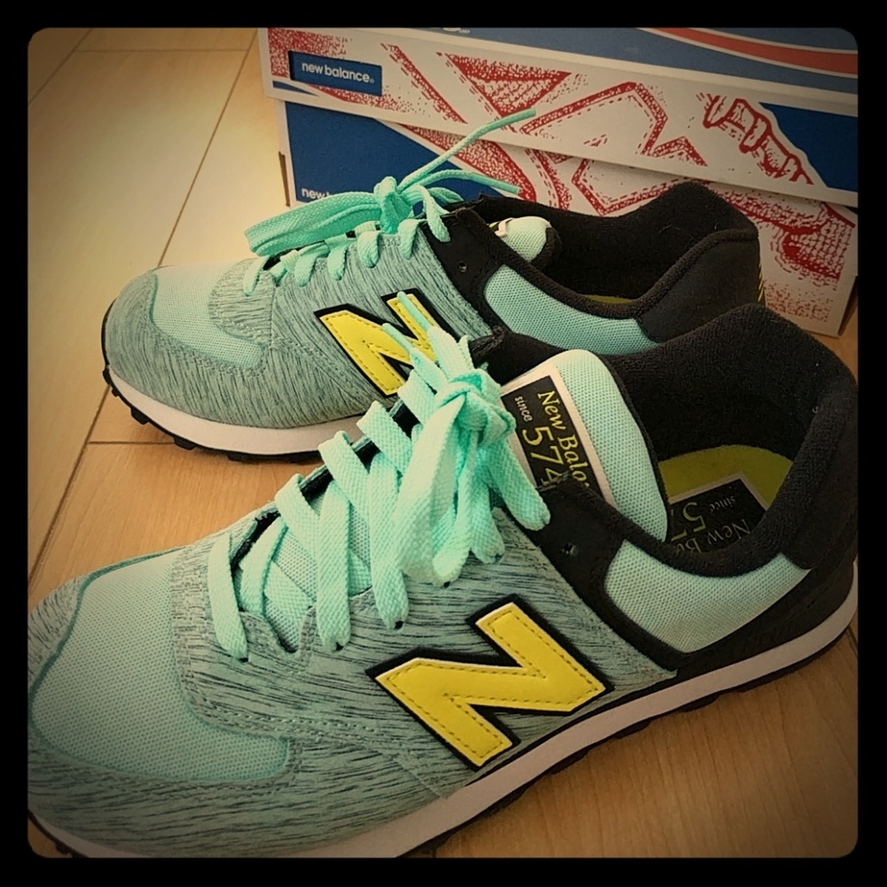 New Balance Women's Sneakers 574 Classics size 9