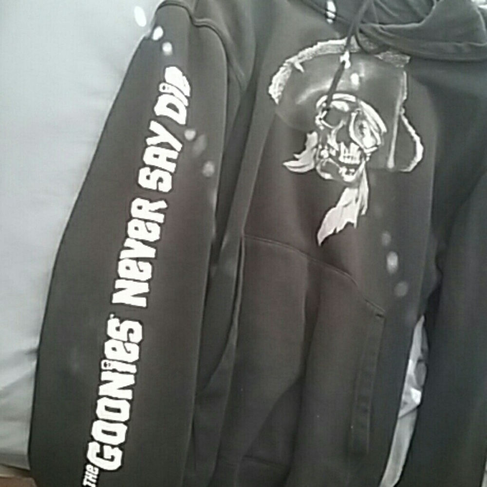 Goonie sweater