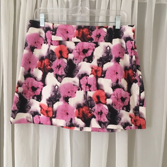 J. Crew Dresses & Skirts - J. Crew flowered skirt! 🌺🌸