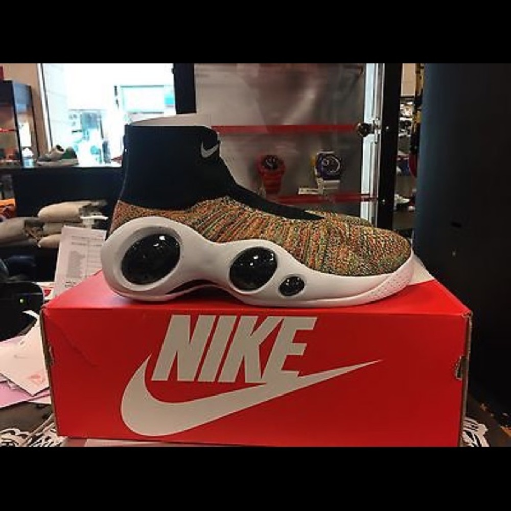 Brand new Nike Boneafide