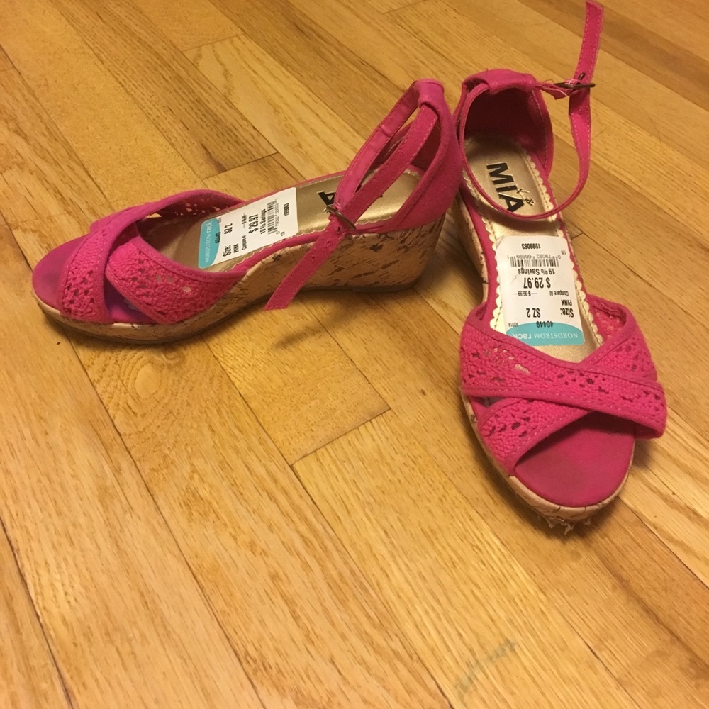 Girls MIA wedges