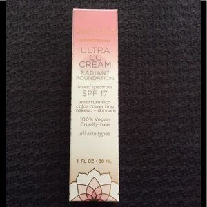 Pacifica Ultra CC Cream Foundation