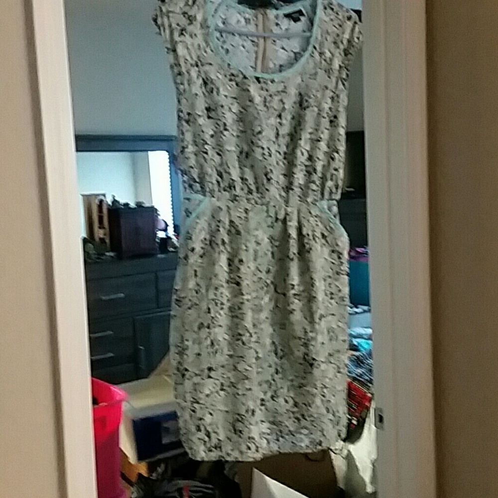 Adorable midi dress