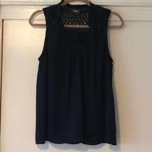 Beautiful cut out flowy top