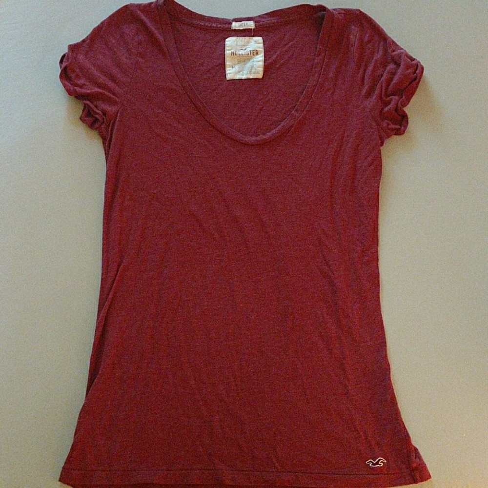 Hollister t-shirt