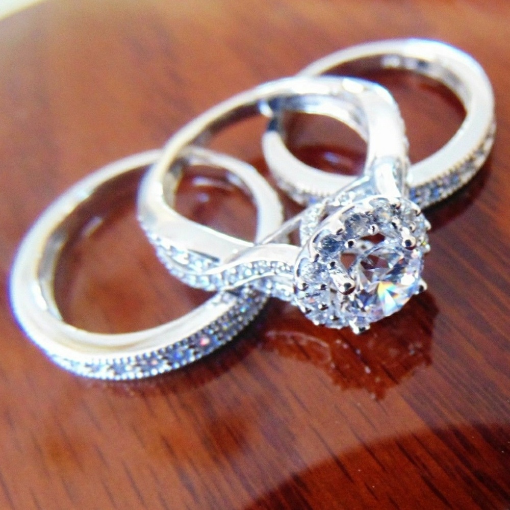 3pc Engagement Ring with 2 wedding bands  size 7 - Picture 6 of 8