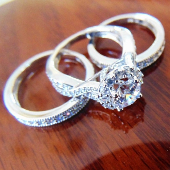 3pc Engagement Ring with 2 wedding bands  size 7 - Picture 6 of 8