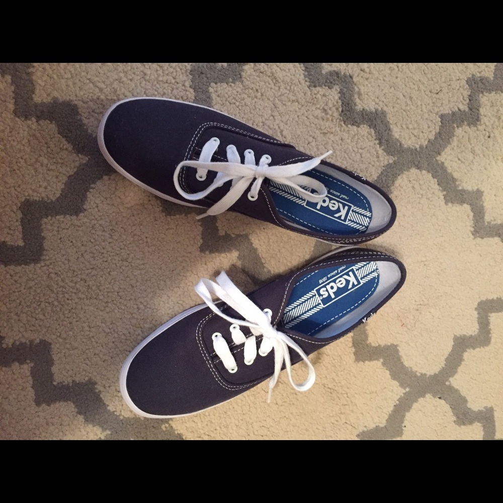 NWOT Navy Keds - 7.5