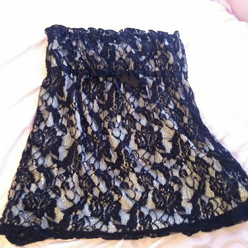 Black and white lace party top