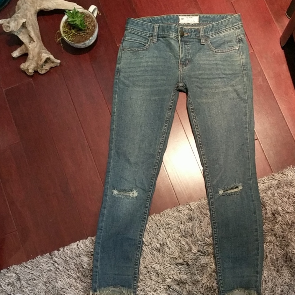 BNWT Free People Distressed Jeans