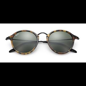 Raybans round fleck sunglasses