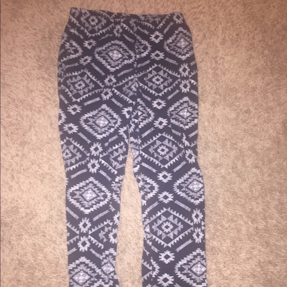 Tribal pattern leggings