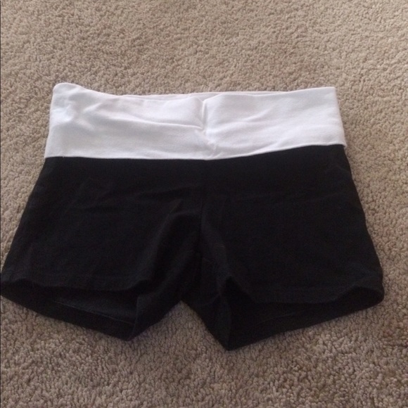 Pink Victoria secrets yoga shorts - Picture 3 of 4