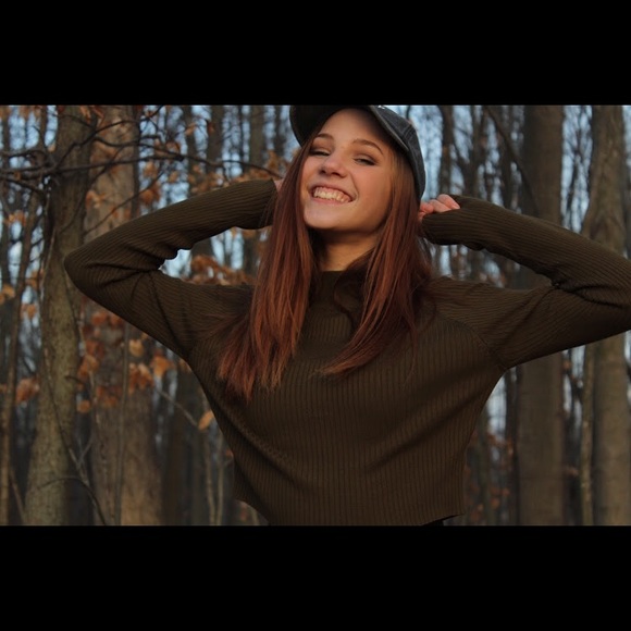 Meet your Posher, Beth - Picture 1 of 1