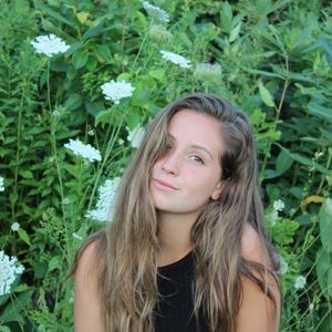 Meet your Posher, Olivia