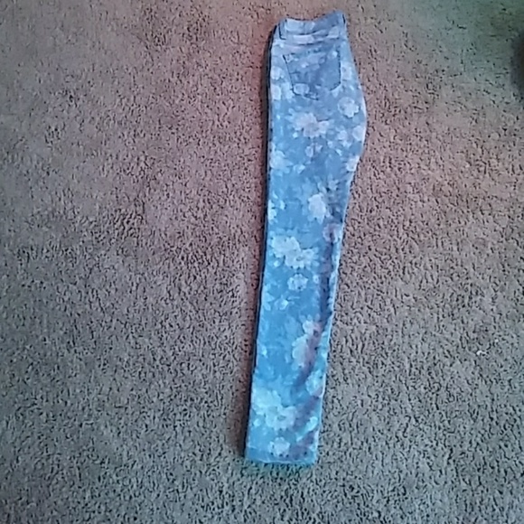 Jeans - Picture 2 of 3