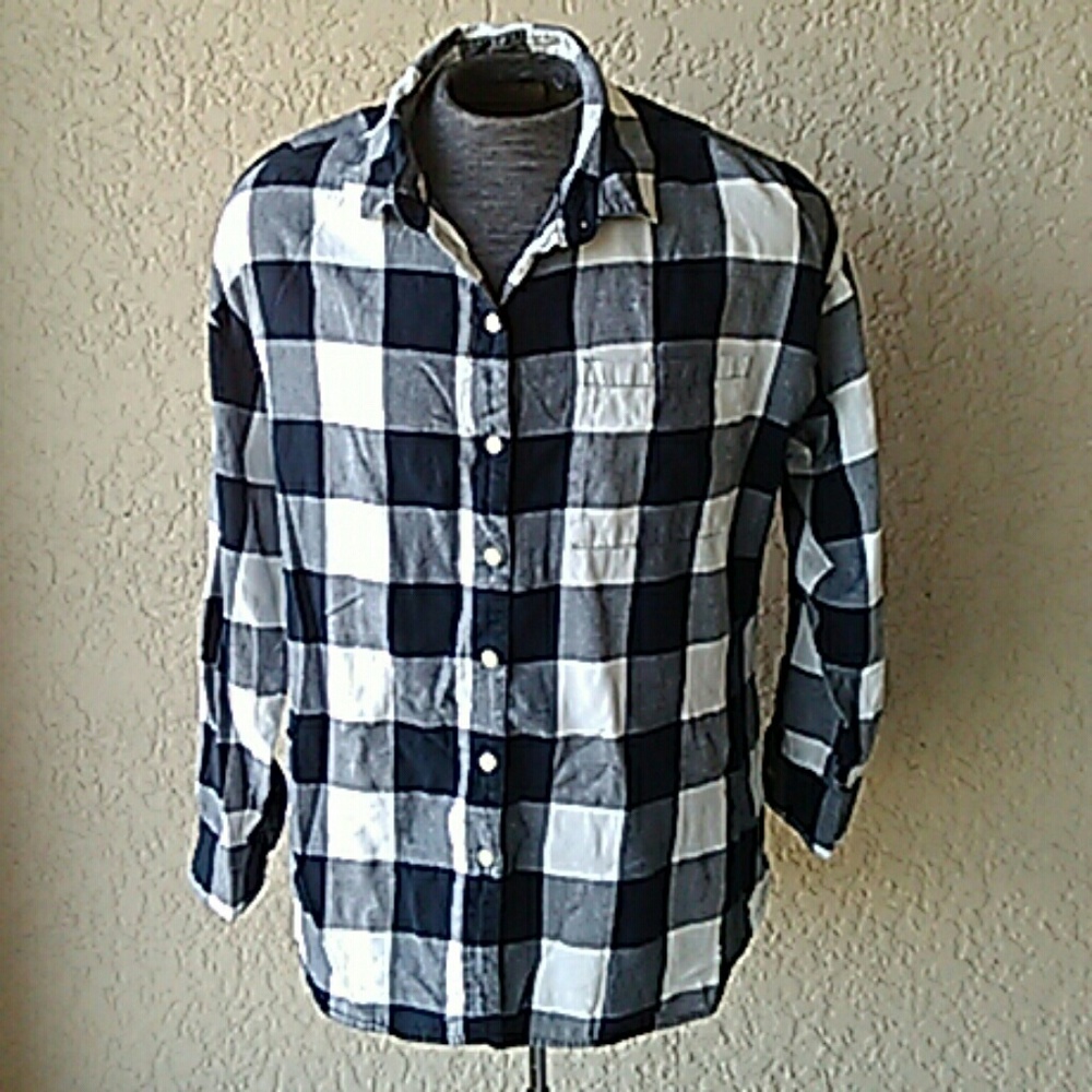 Old navy  shirt size XL