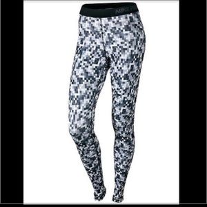 Women's Nike Pro Hyperwarm Compression Leggings