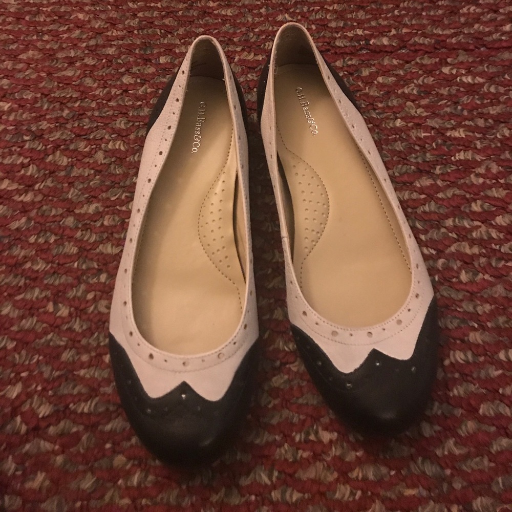 Bass 7.5 Women's Flats BRAND NEW!