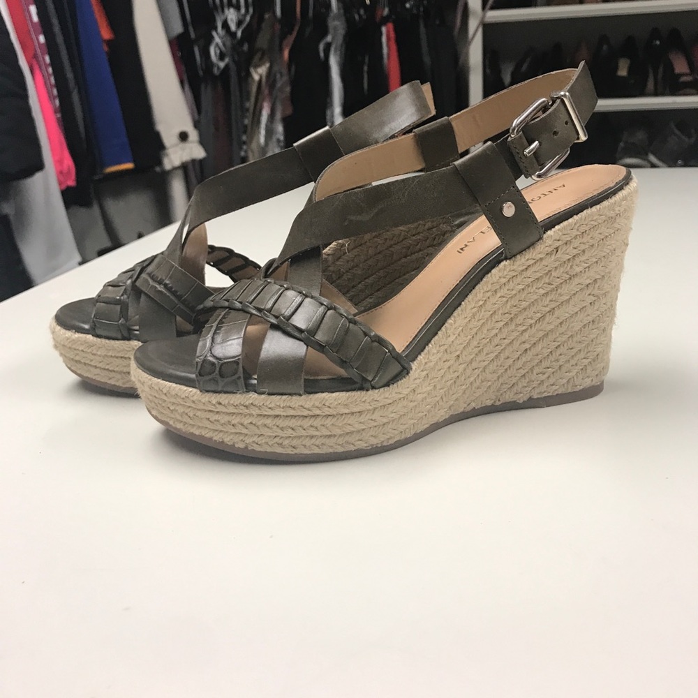 Antonio Melani Wedges