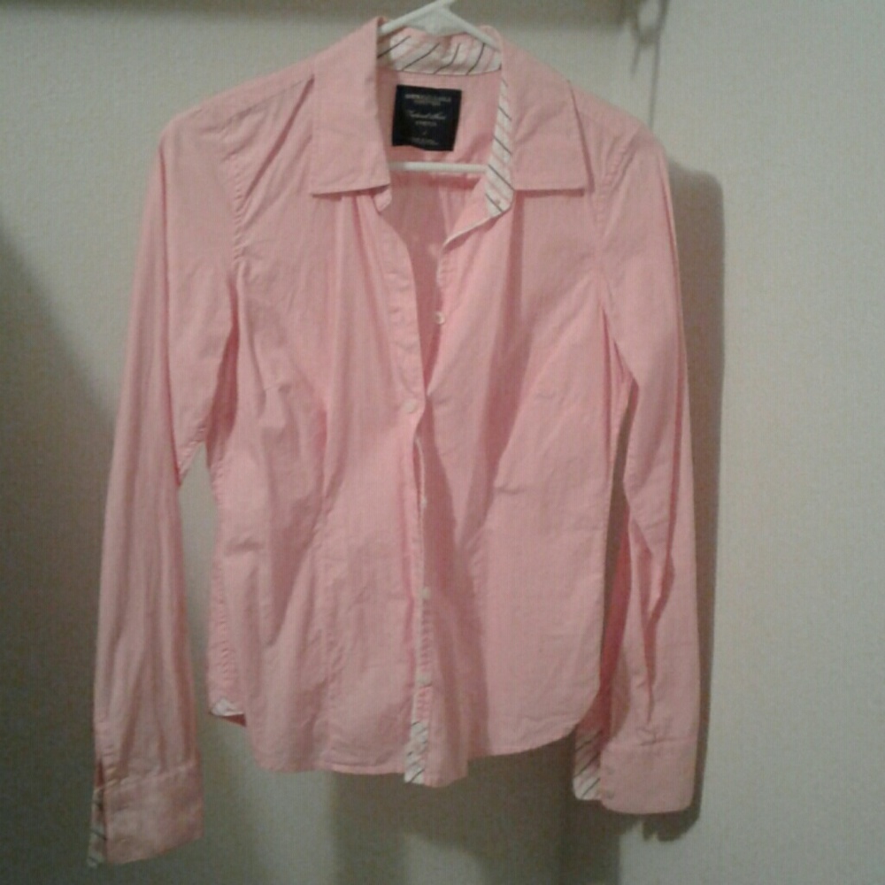 💓American Eagle💓 Light pink button down