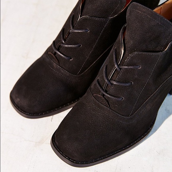 Urban Outfitters Cooperative Nia Oxford Heels 8 - Picture 6 of 8