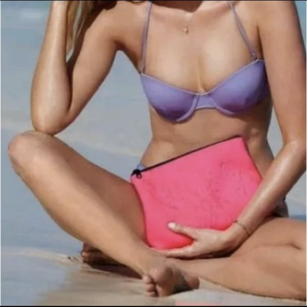 Victoria's Secret new hot pink neoprene bag