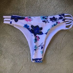 Cheeky floral bikini bottoms
