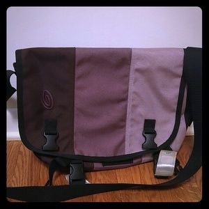Timbuck2 Small Messenger bag in purple