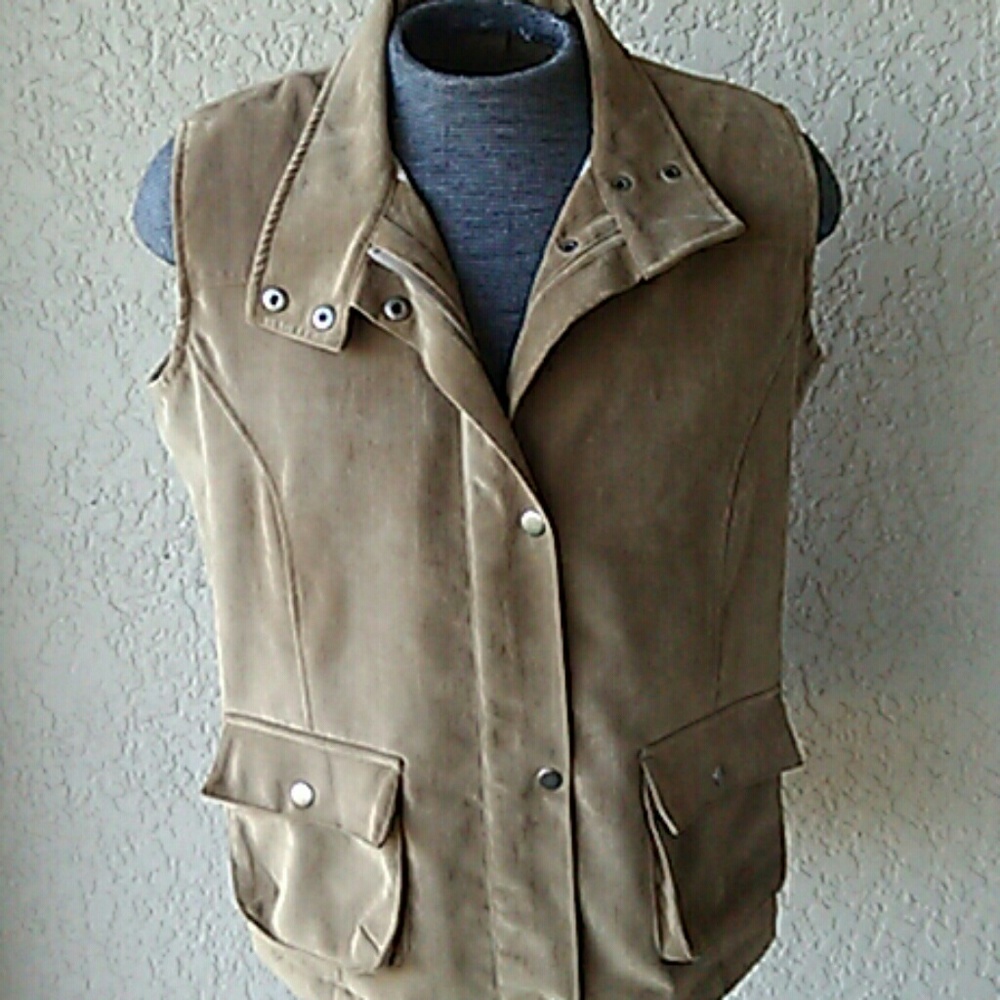 Magellan's vest size L