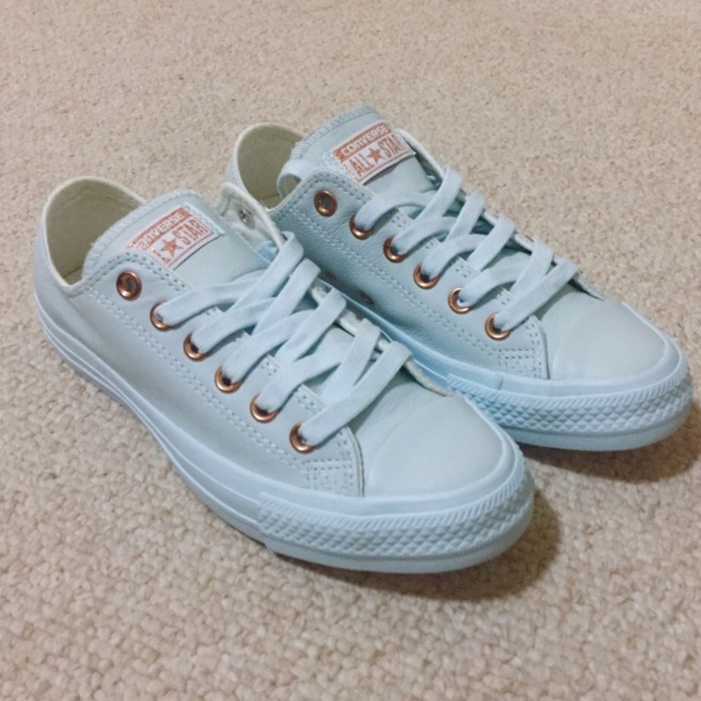 Converse Holiday Nudes exclusive powder blue