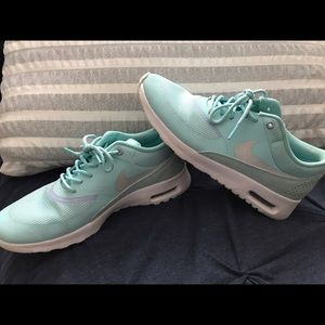 Nike women's Air Max Thea