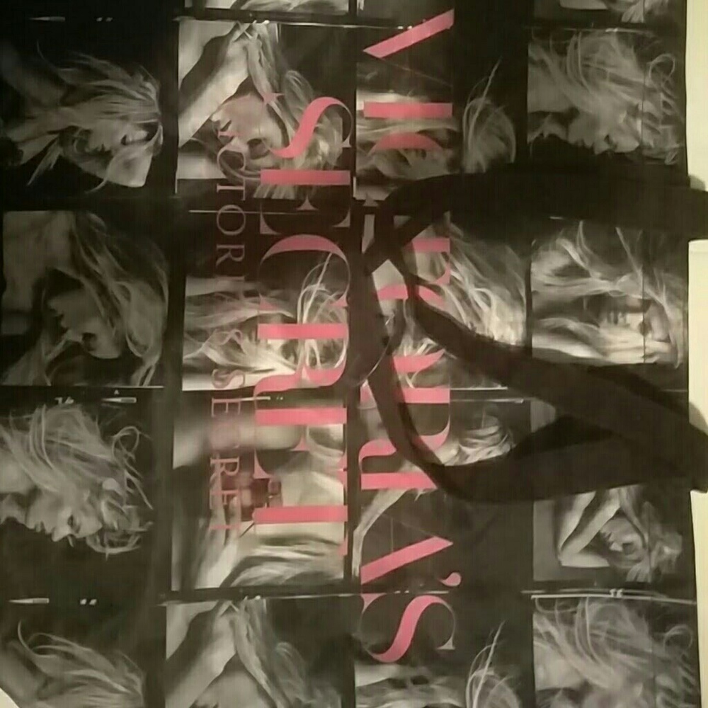 Victoria secretes tote.