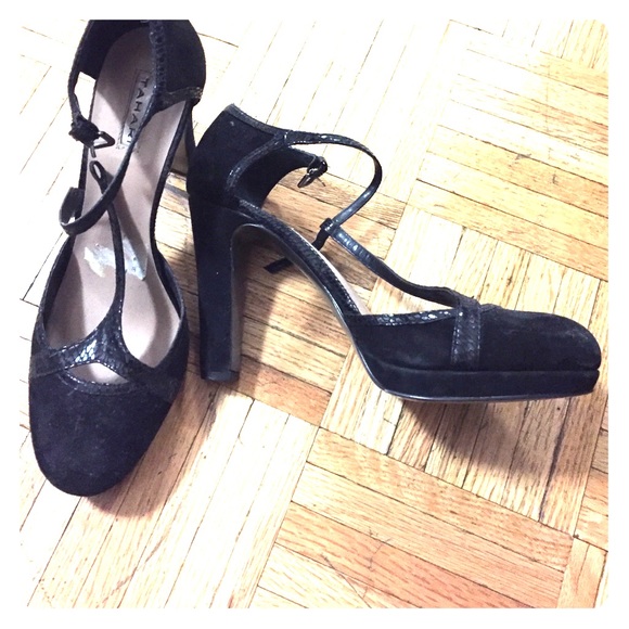 Elie Tahari black t strap heels - Picture 1 of 1