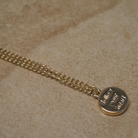 Brand New Follow Your Heart Gold Pendant Necklace - Picture 3 of 5