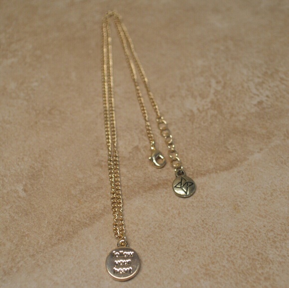 Brand New Follow Your Heart Gold Pendant Necklace - Picture 4 of 5