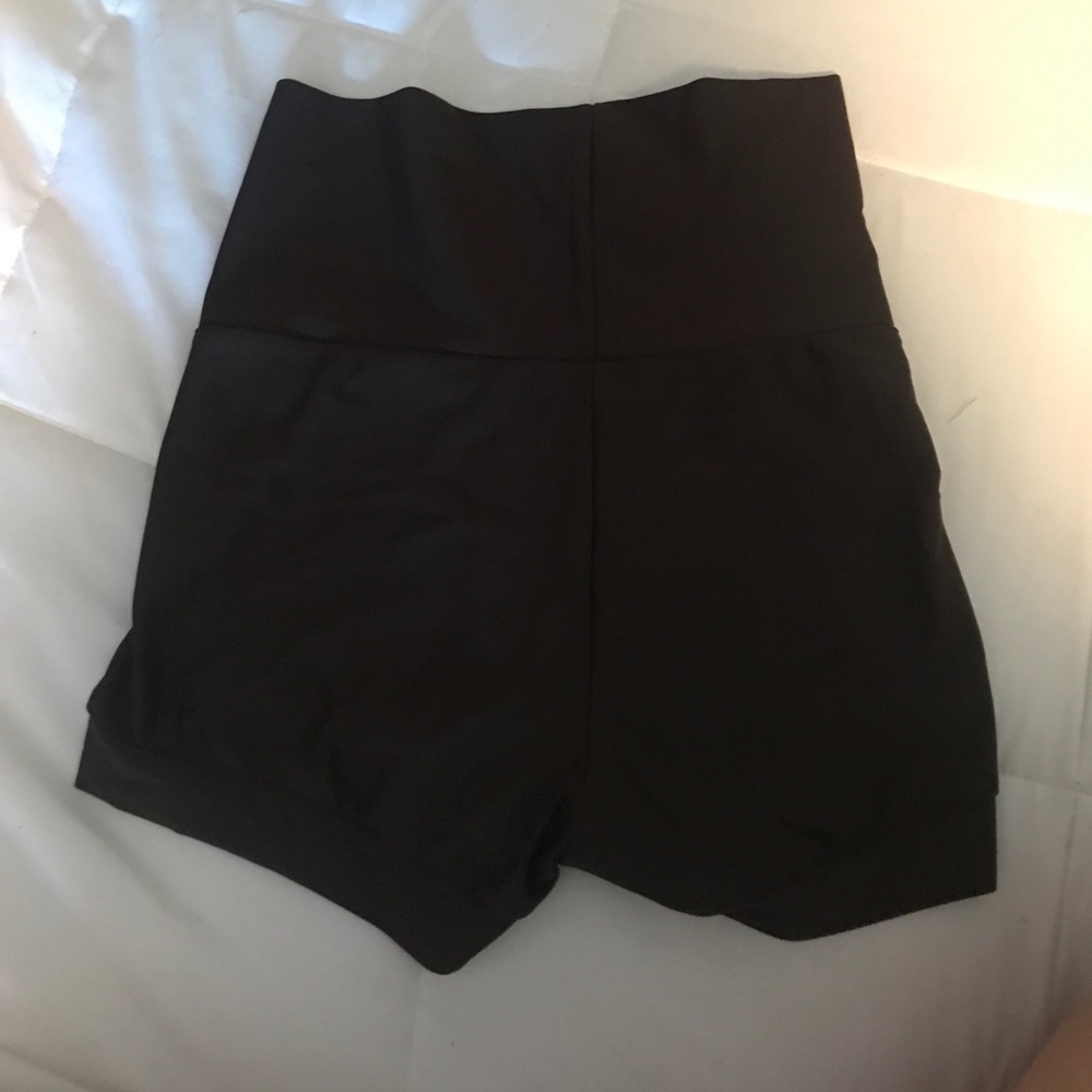 High waisted dance shorts (dark brown)