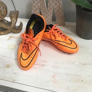⚽️Kids Nike soccer cleats⚽️