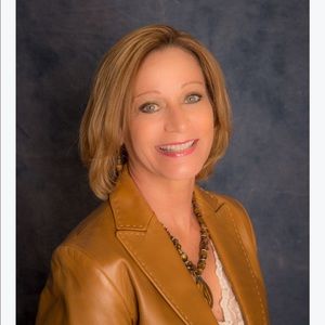 Meet your Posher, Janine