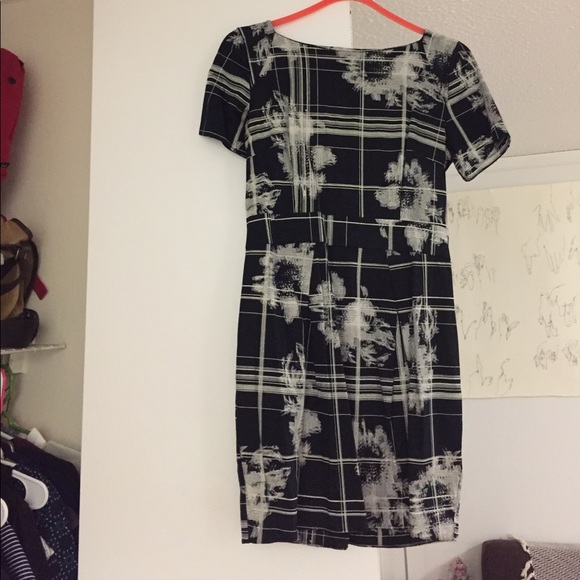 French connection dress - Picture 2 of 3