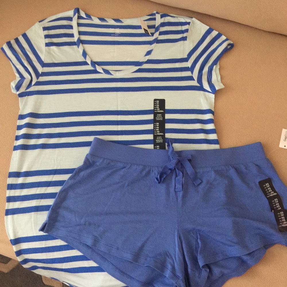 NWT Gap Sleepwear Tee and Shorts Set XS