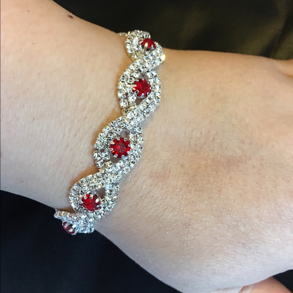 💥💥💥Silver plated Red Crystal Tennis Bracelet.