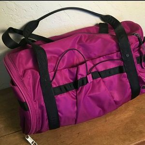 Lululemon magenta  duffle bag