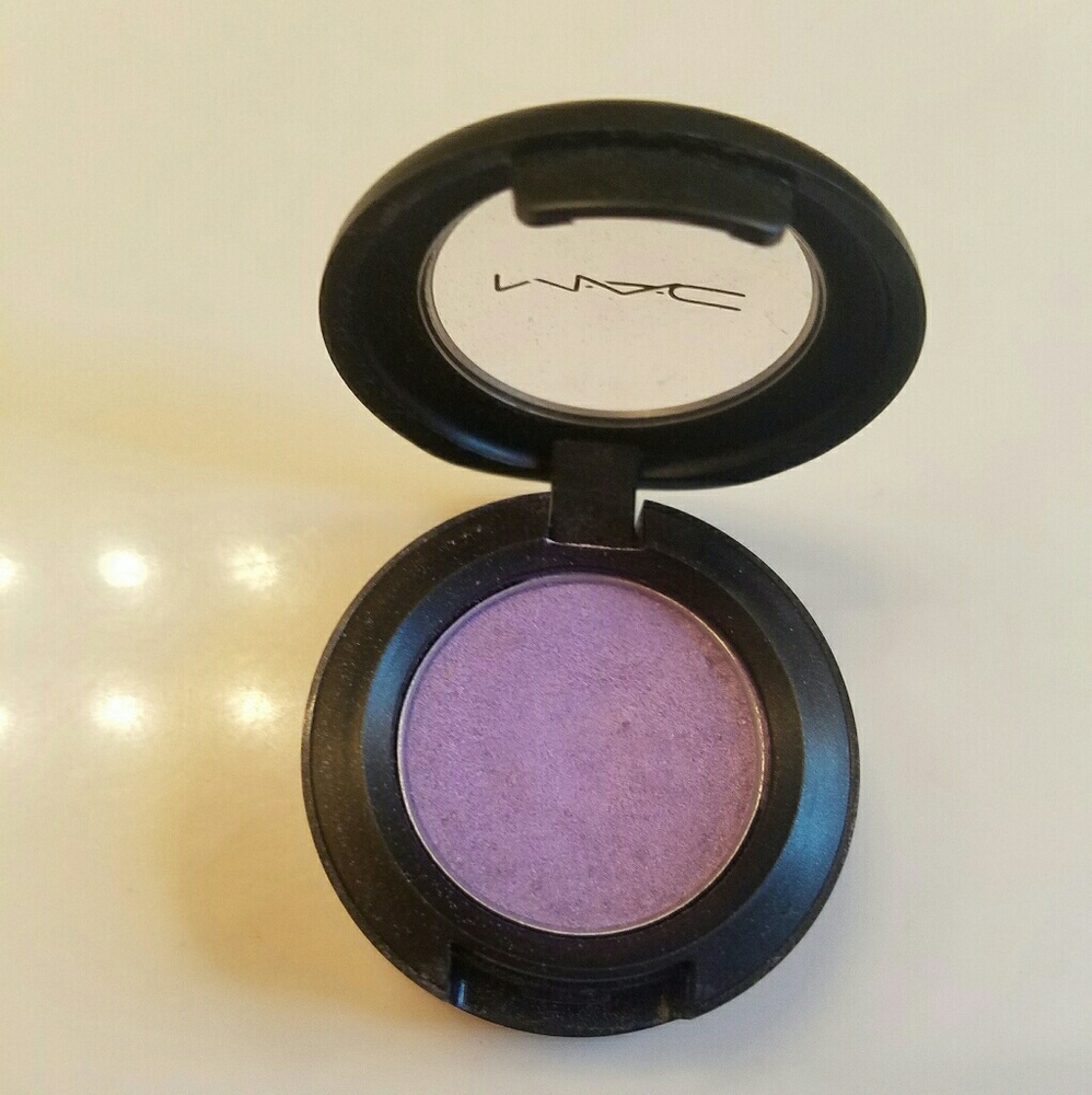 Mac Beautiful Iris Eyeshadow