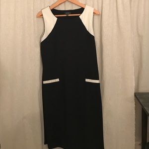 Black sleeveless dress