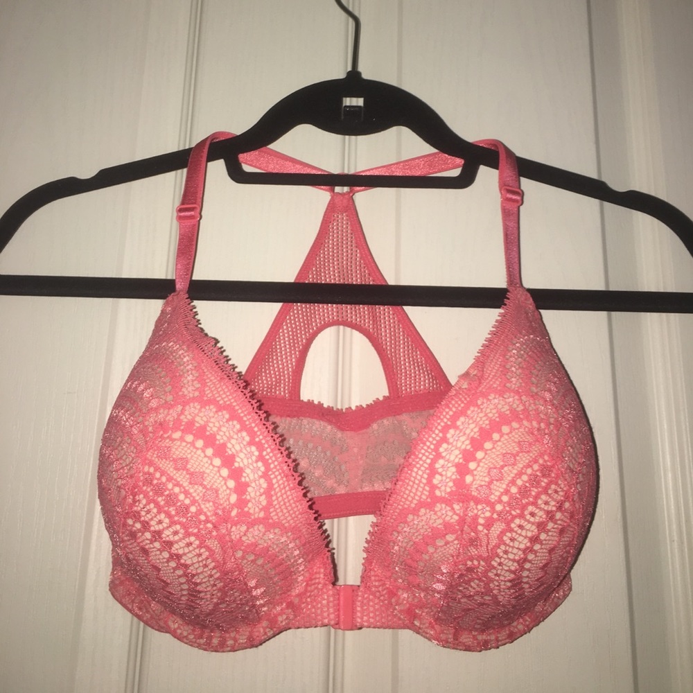 BRAND NEW W/ TAGS peach lace Victoria's Secret bra