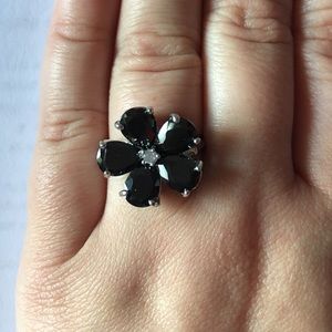 Size 7 Black Flower Ring