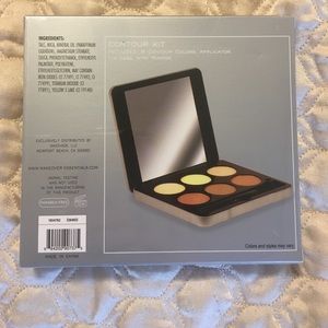 Makeover Essentials Makeup - Makeover Essentials Bundle Makeover Essentials Makeup - Makeover Essentials Bundle