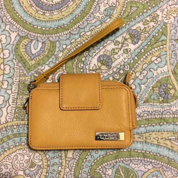 Gold/Yellow Kenneth Cole Reaction Wristlet Wallet - Picture 1 of 2