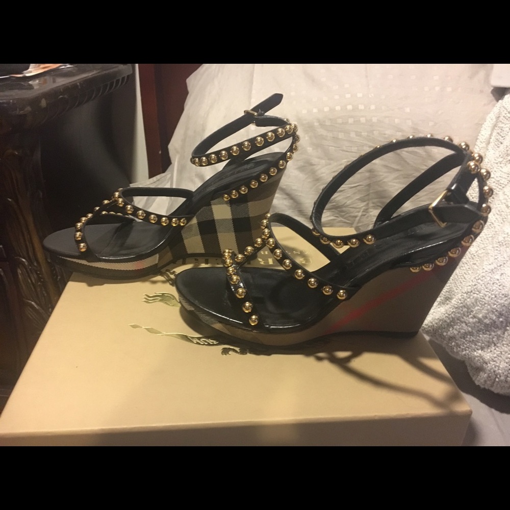 Burberry wedges sz 38.5